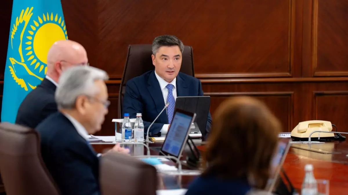 Бектенов поручил усилить меры по сдерживанию инфляции