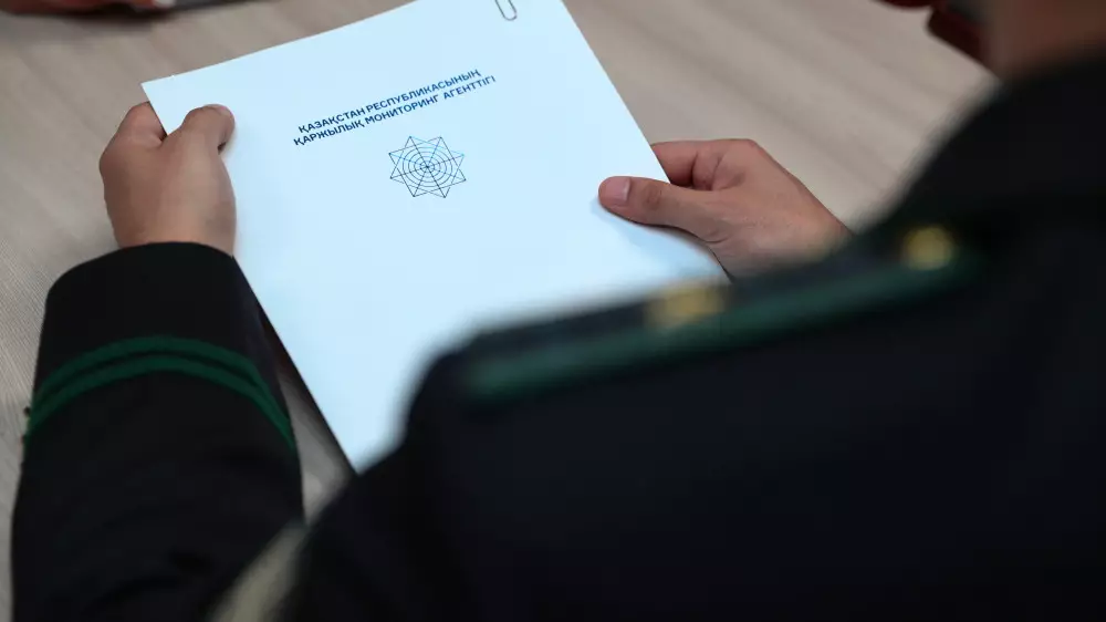 Блогер Жанабылова заявила в суде, что у них просили деньги на взятку