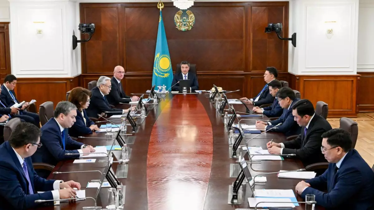 Бектенов указал на недостаточную активность  акиматов