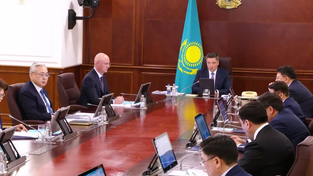 Базардағы «бармақ басты, көз қысты»: Арман Абайұлына нақты тапсырма берілді