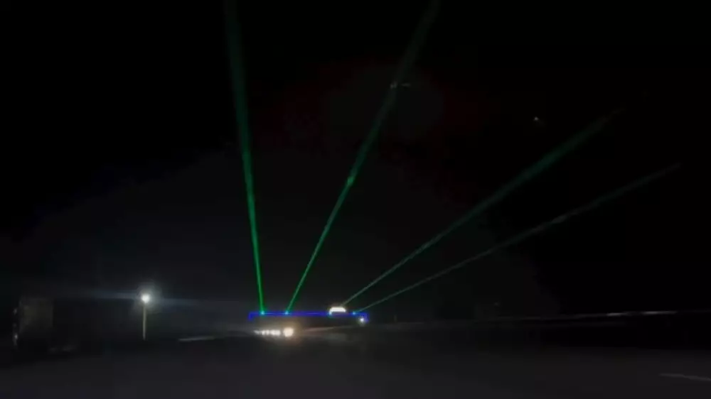 “Умеренный раздражающий эффект“ - на трассах Алматинской области установили лазеры