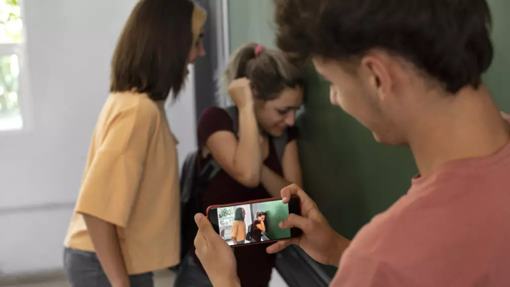 Буллинг в колледже Семея: суд наказал мать несовершеннолетнего