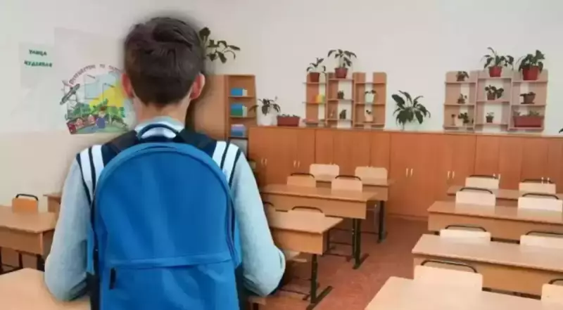 «Учитель предлагал взятку, чтобы замять»: в Актобе судят школьника за избиение пятиклассника