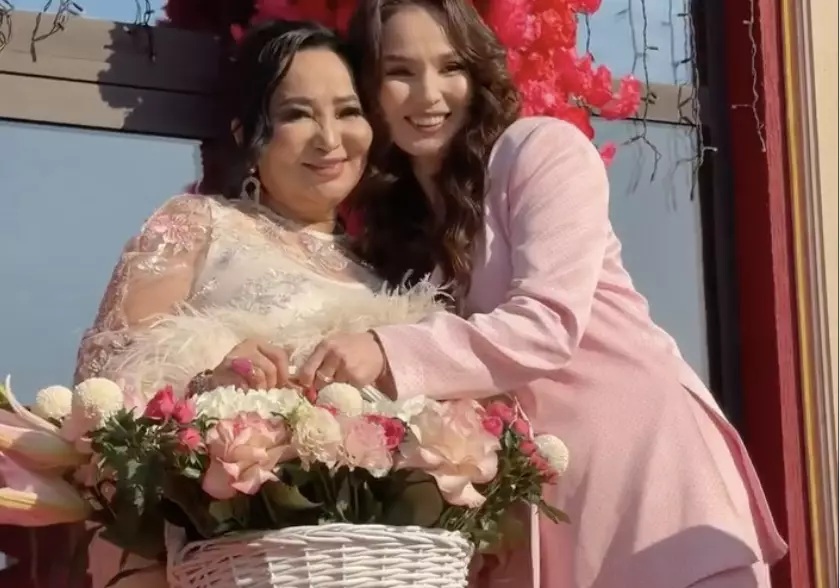 Гүлзира Айдарбекова келіні Жұлдыз Әбдікәрімова туралы ерекше жазба жариялады