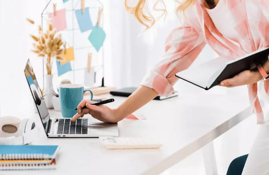 Семь блогеров в Казахстане попали под налоговые проверки