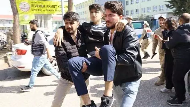 Бұрынғы оқушы мектепке қарумен баса-көктеп кірген