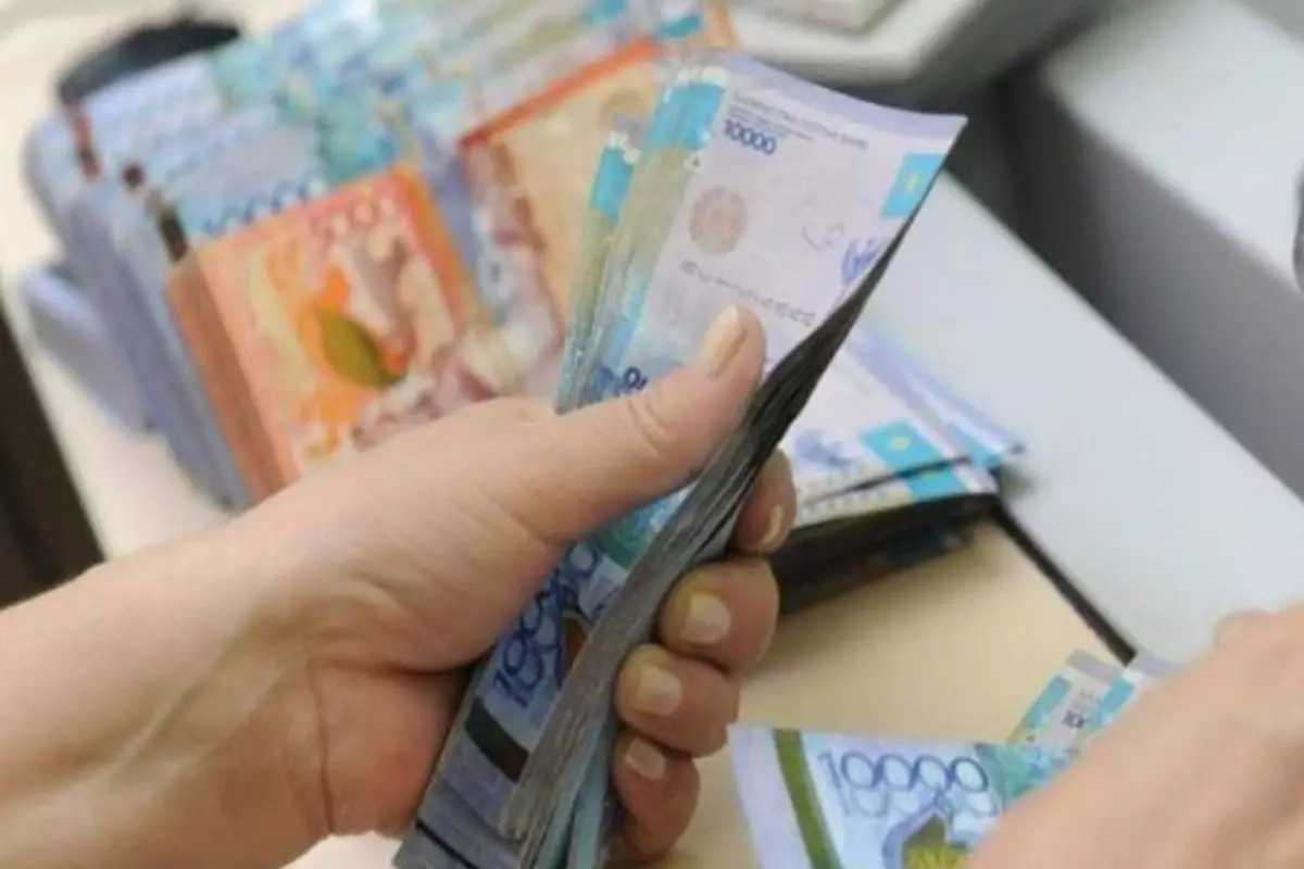 В Миннацэкономики озвучили планы по повышению минимальной зарплаты