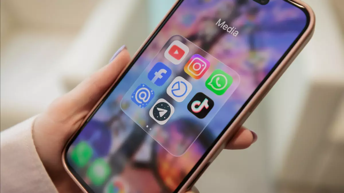 Интернет может снизить риск деменции: что показало новое исследование