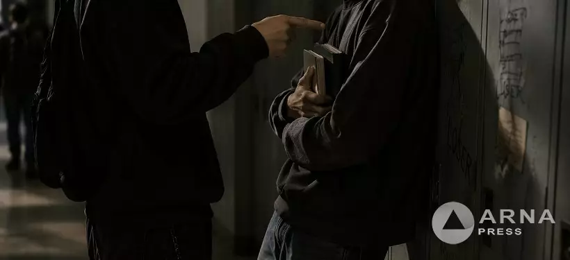 Душил и унижал: мать оштрафовали за буллинг, устроенный ее сыном-студентом в Семее