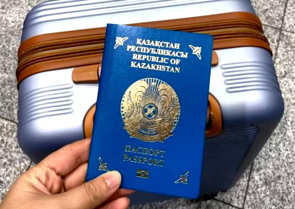 Паспорт әлемдік рейтингте  57-орынға көтерілді: Енді қазақстандықтар 80-ге жуық елге визасыз бара алады