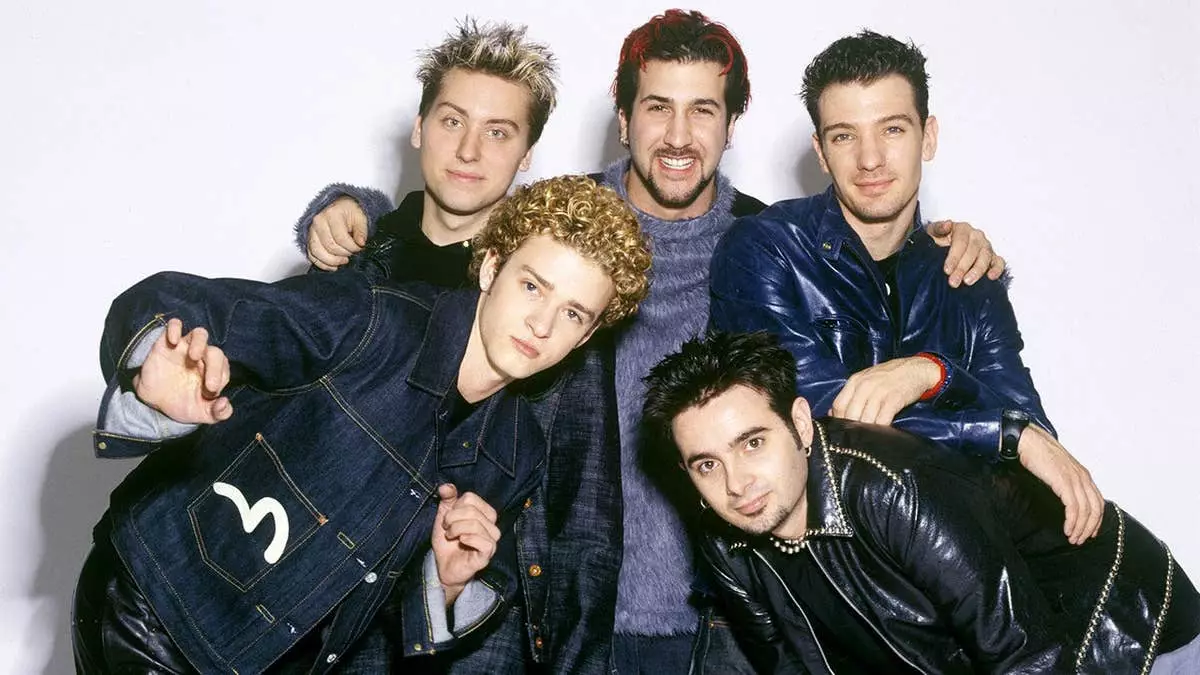 Участник *NSYNC Джоуи Фатоне едва не обанкротился после славы в бой-бэнде, и у него отключили электричество на Рождество.