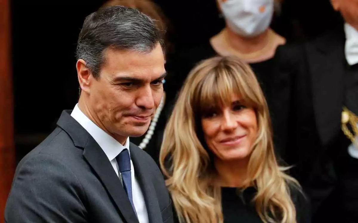 Испания премьер-министрі әйеліне тағылған айыпқа байланысты отставкаға кетуі мүмкін