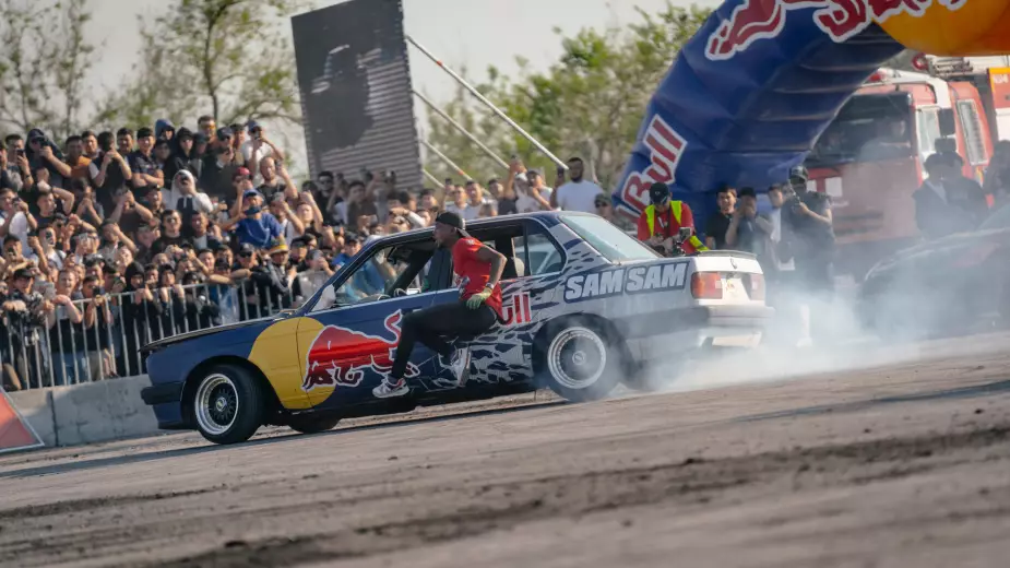 Sam Sam в Шымкенте: легенда спиннинга из ЮАР зажгла в степи