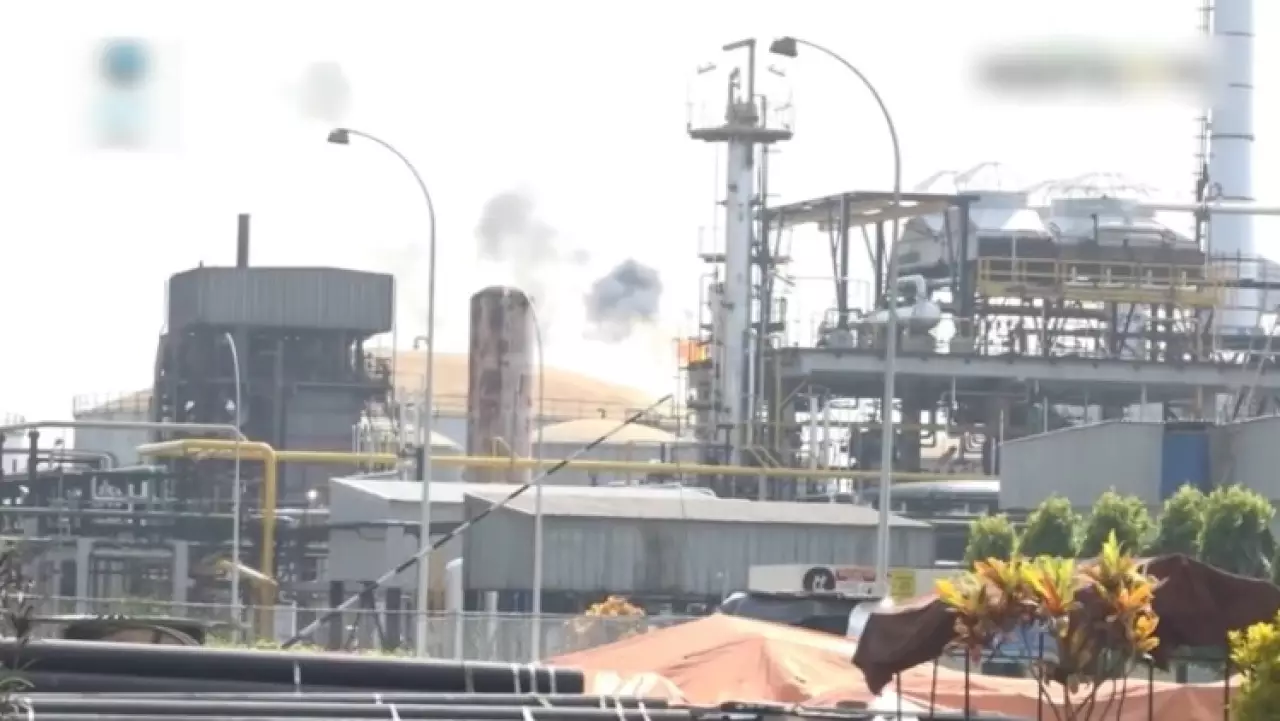 НПЗ в Бангладеш приостановил работу из-за нехватки сырья