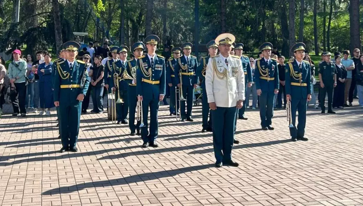 Алматыда 90 сарбаз Отан алдындағы борышын өтеуге аттанды
