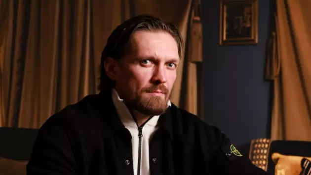 Усик провел дуэль взглядов перед следующим боем