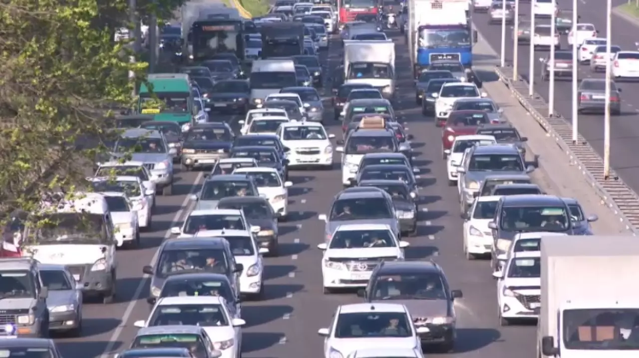 Казахстанцы смогут сдавать на права неограниченное количество раз