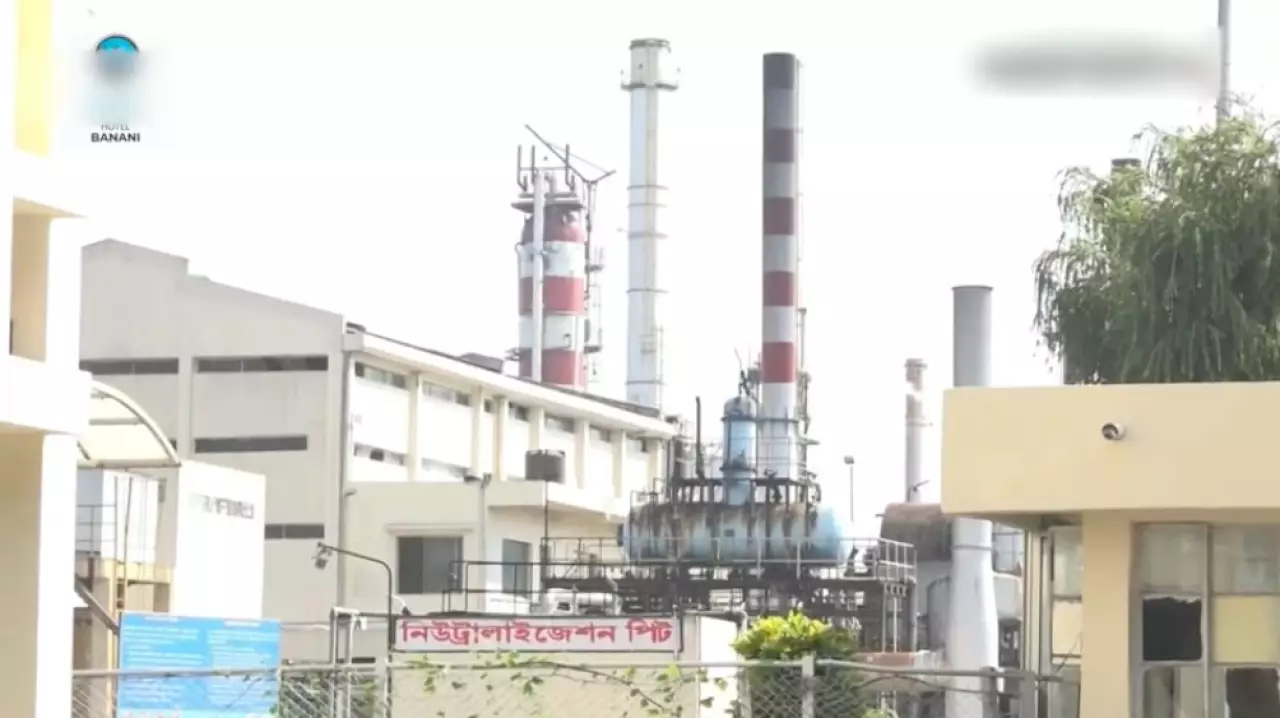 Бангладеште жалғыз мұнай зауыты жабылды