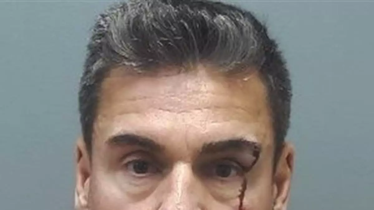 Бойфренд Линдси Крисли арестован за тяжкое нападение после удушения.