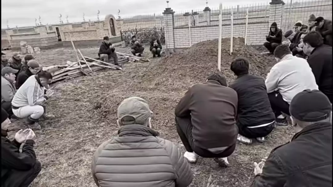 Астанада өрттен қаза тапқан үш бала жер қойнына тапсырылды