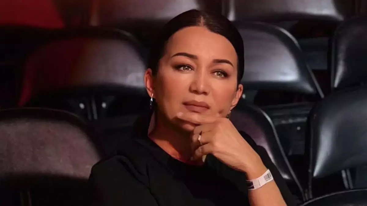 "Мектептен өткені жөн": Димаш Құдайбергеннің анасы жастардың бөлек тұруына көзқарасын білдірді