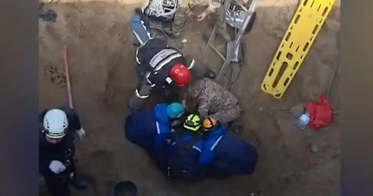  Павлодарда адамдарды топырақ басып қалды: аман қалған жұмысшылардың жағдайы қалай 