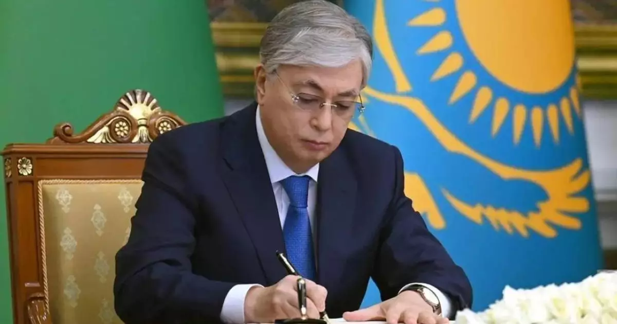  Тоқаев `Батыс` өңірлік қолбасшылығы әскерлерінің жаңа қолбасшысын тағайындады 