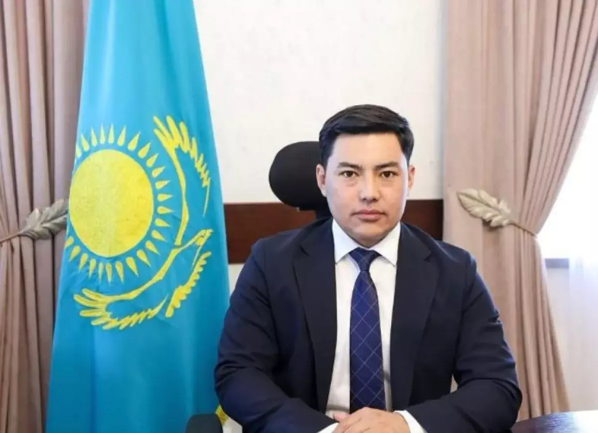 Акима в Шымкенте наказали после видео с дракой на футбольном поле