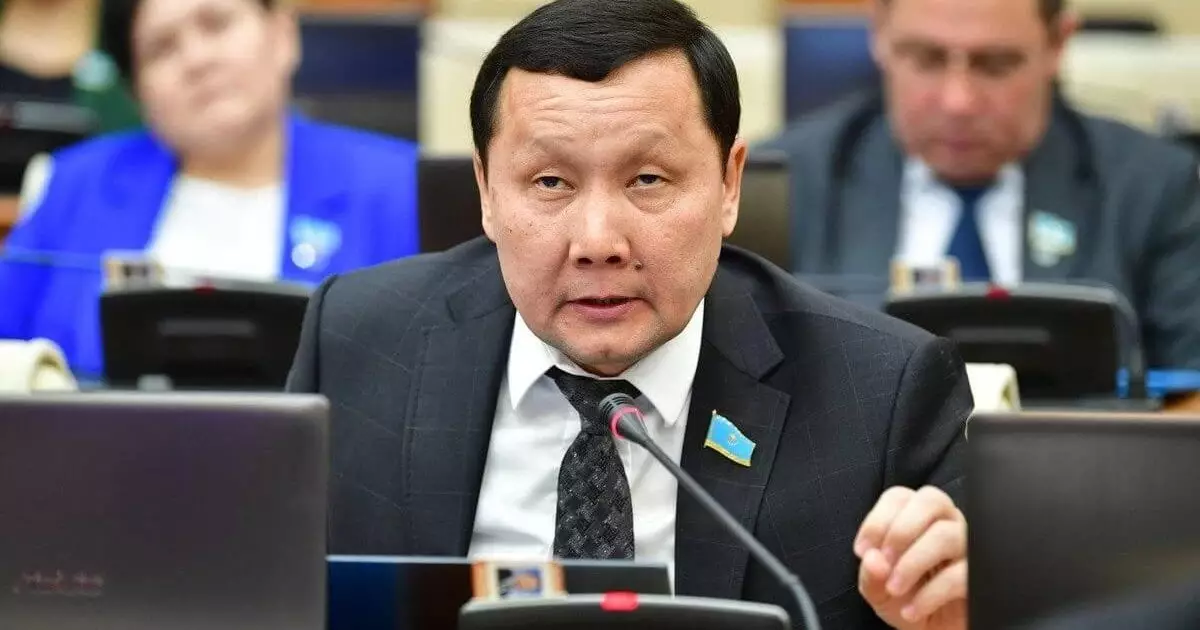  Манипуляция алға шықты: депутат жануарларға жауапкершілікпен қарау туралы заң жобасына қатысты үндеу жасады 