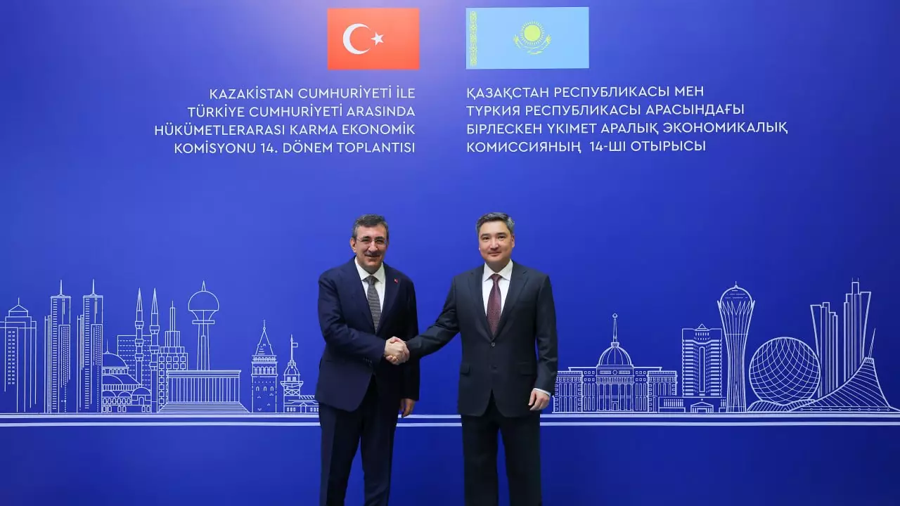 Қазақстан мен Түркия арасындағы сауда-саттық: Олжас Бектенов пен Джевдет Йылмаз кездесті