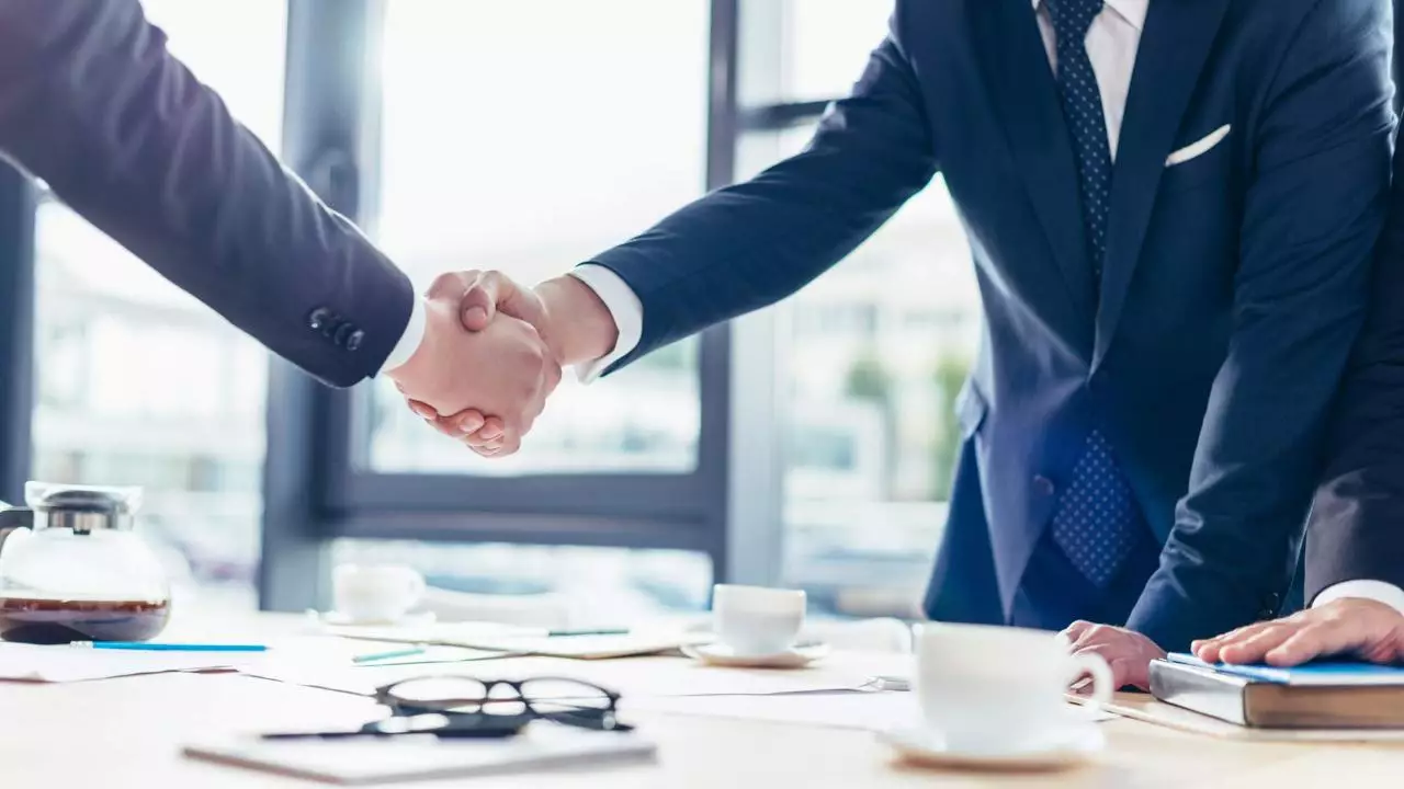 352 молодых специалиста получили постоянную работу в Атырау