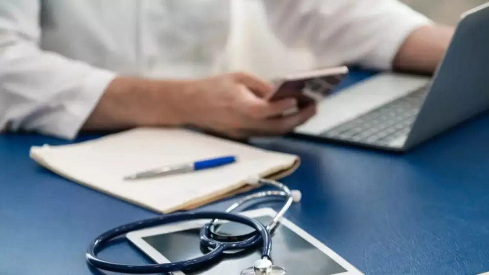 Жоқ пациенттерді “емдеген“: Түркістан облысында жүздеген миллион теңгенің схемасы әшкереленді