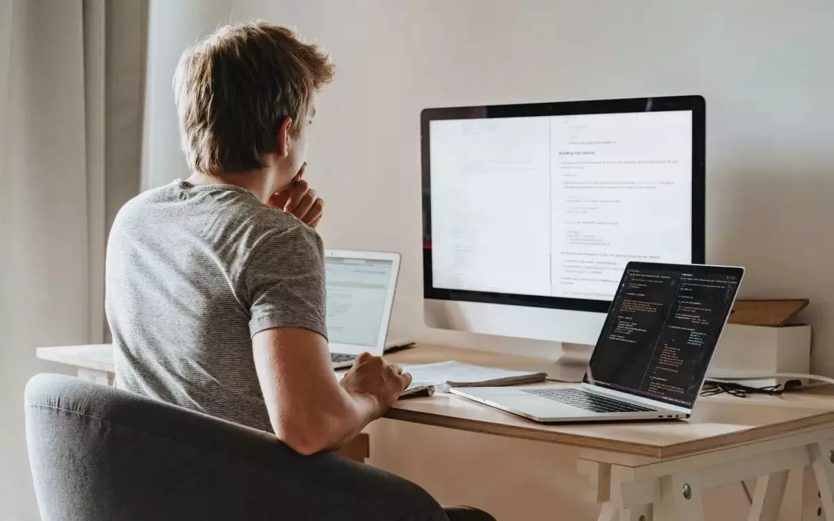 Қазақстанда қашықтан жұмыс істейтіндер неге аз?