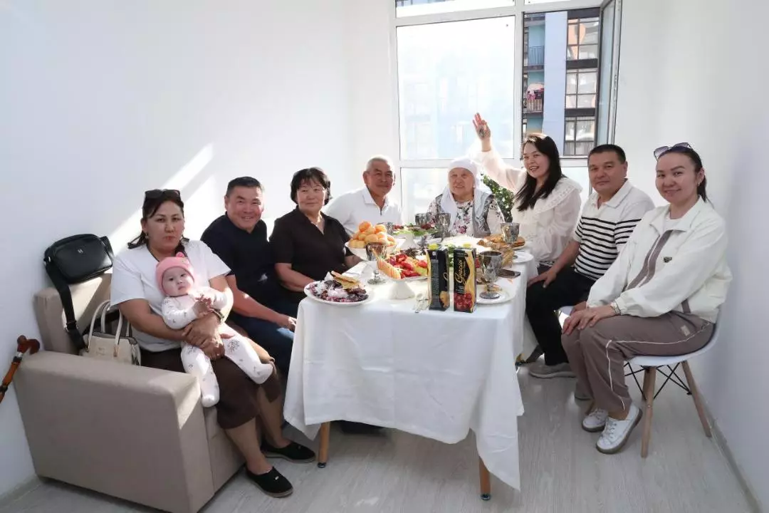 Наука как драйвер роста: молодые ученые получают квартиры и доступ к мировым стажировкам