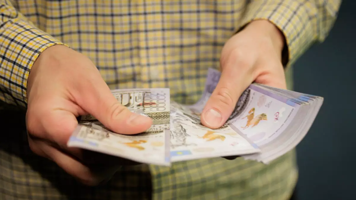 Рассрочки под контроль: в Казахстане хотят ограничить долги и ужесточить кредиты