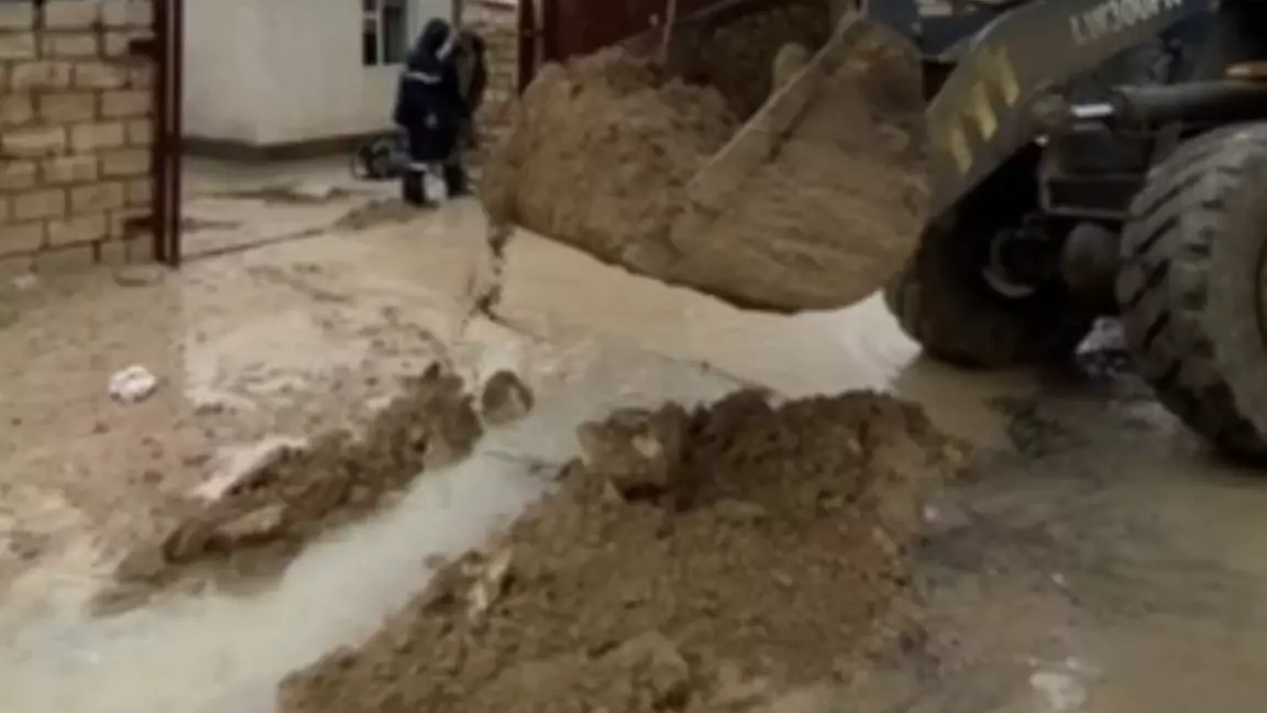 Маңғыстауда нөсерден кейін үйлер мен көшелерді су басты