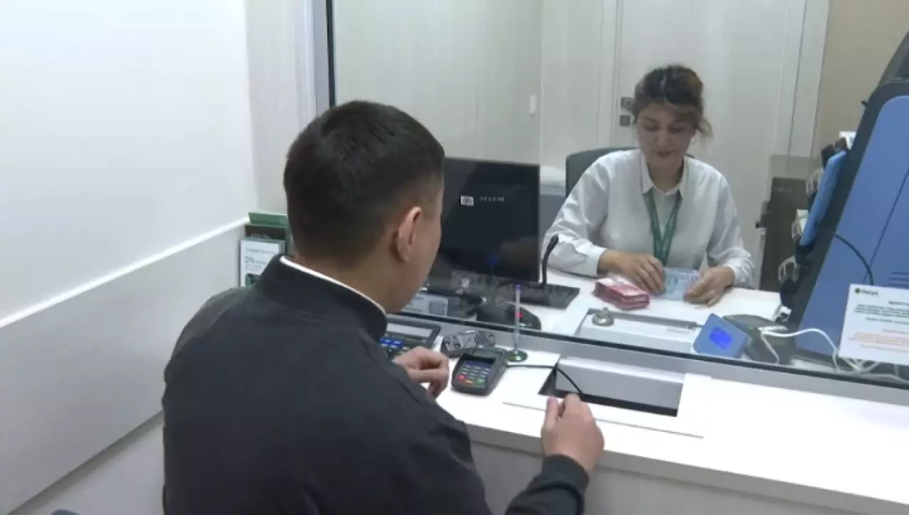Получить кредит и рассрочку казахстанцам станет сложнее