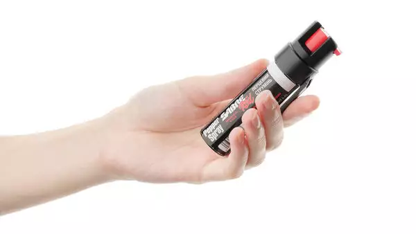 Газовый баллончик распылили в классе одной из школ столицы