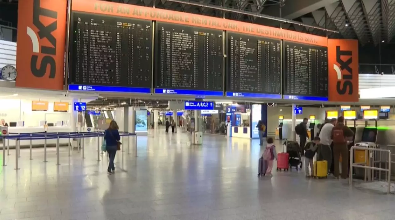 Германияда жүздеген әуе рейсі тоқтатылды