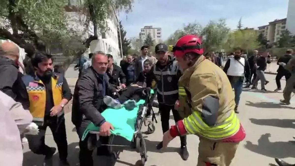 Очередной вооруженный инцидент в школе Турции: погибли 4 человека, десятки ранены - новости на Lada.kz 15.04.2026