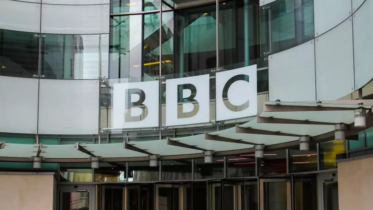 Букингем сарайы алаңдаулы: BBC 2 мың қызметкерін қысқартады