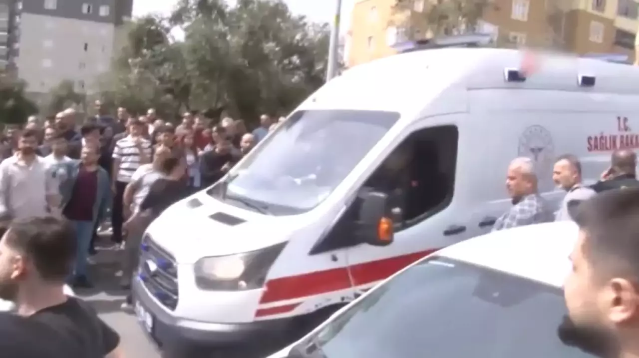 Число жертв стрельбы в школе Турции выросло