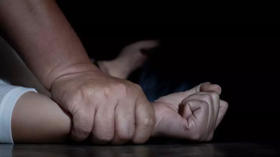 «Өмір бойына сотталды»: ШҚО-да 13 жасар қызға зорлық көрсеткен адамға соңғы үкім шықты