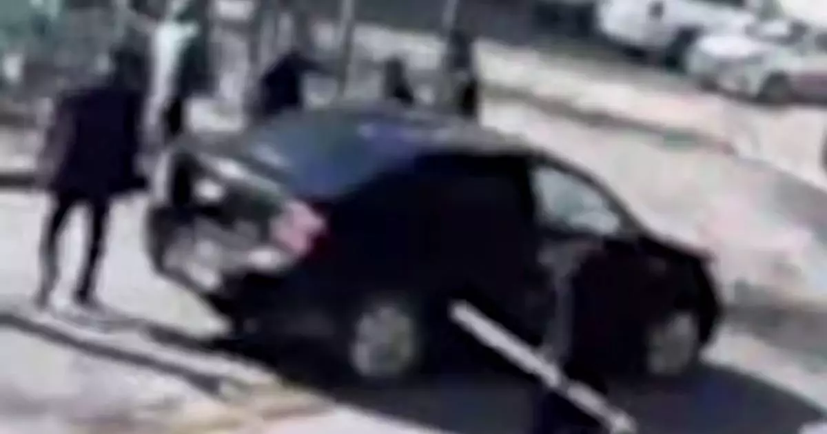  Подросток на машине заехал в школу в Астане и устроил драку 