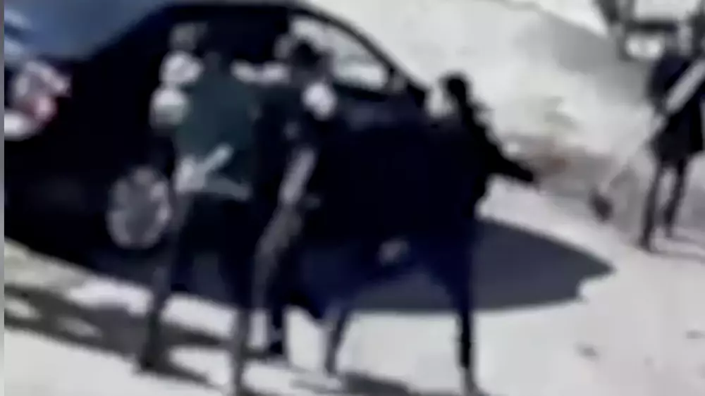 Подросток на авто заехал в школу и устроил драку в Астане - видео