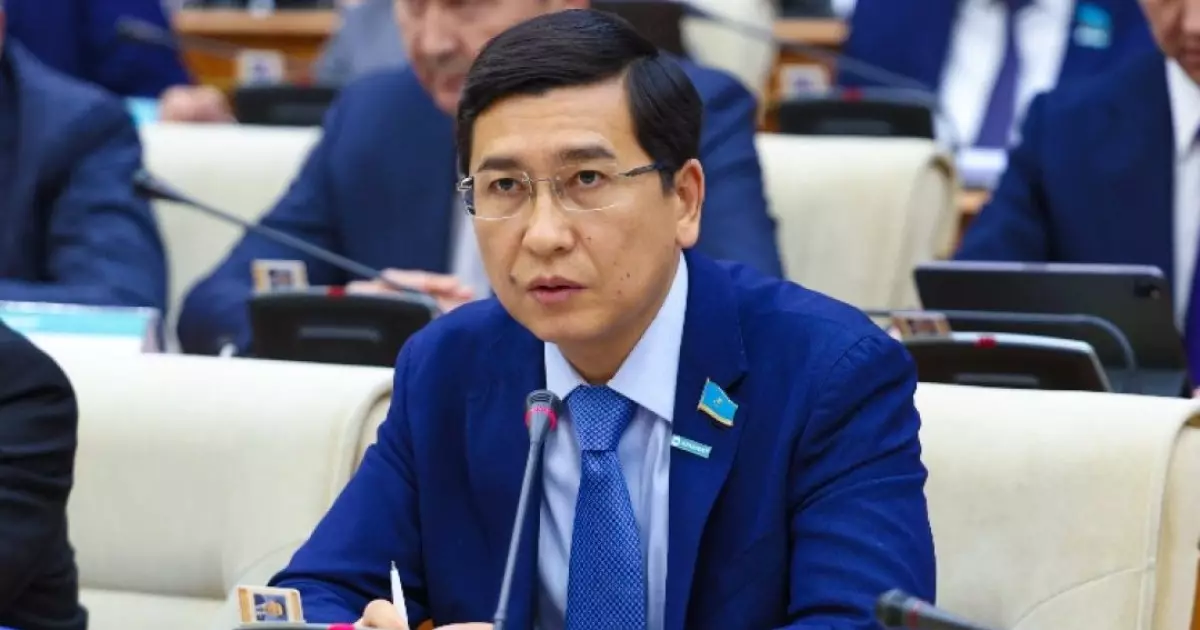  «Қанша бұйрық қабылданса да, нәтиже жоқ». Аймағамбетов мектеп бітіру кеші туралы айтты 