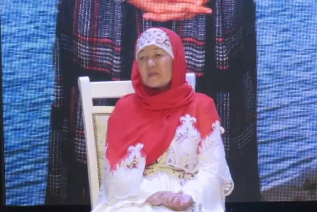 Гүлмира Сүйекенова. Ол көреді, Ол естиді, Ол күшті