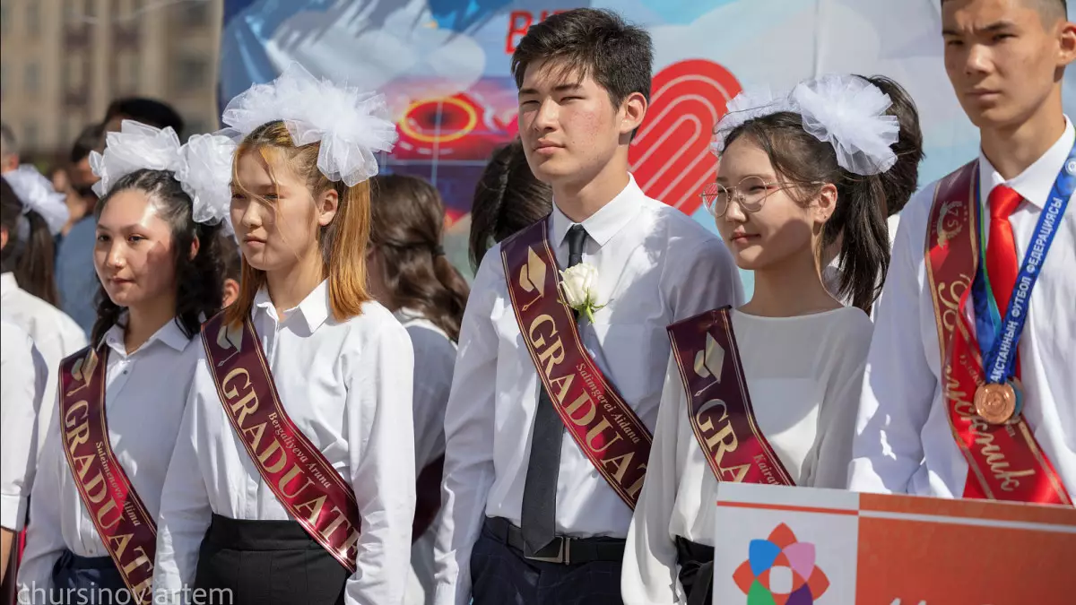 Бітіру кеші төңірегіндегі дау: Аймағамбетов мұғалімдерді қорғады