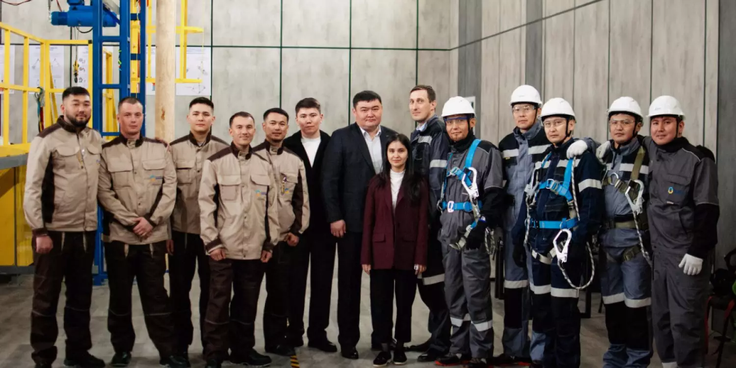 Теміртауда ірі өндіріс жұмысшылары биіктікте қауіпсіз жұмыс істеуден жарысты