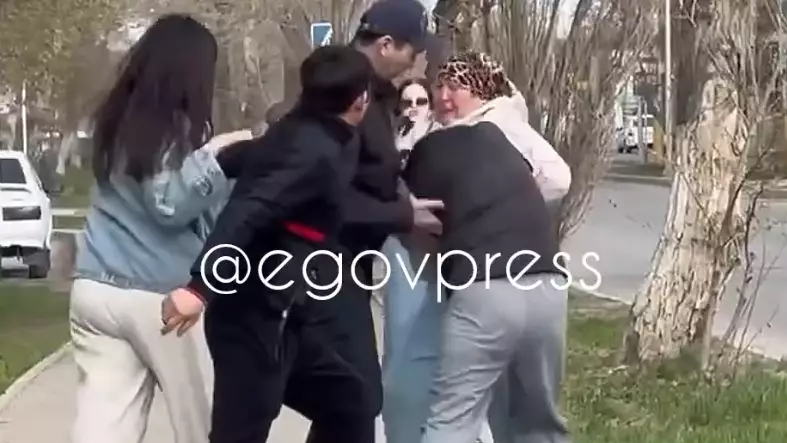 Драка из-за эфира: конфликт блогерш в Костанае закончился уголовным делом